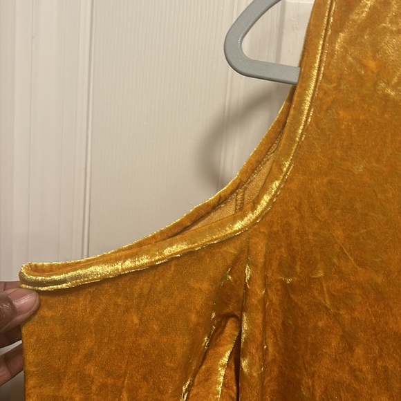 Velvet Top 084 - Picture 2 of 3